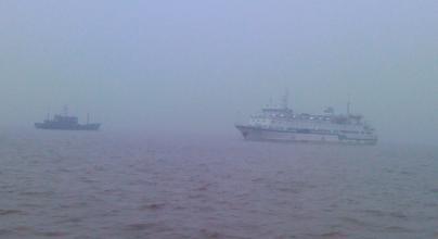 青岛港橙色海上风险预警，相关海域已实施禁限航
