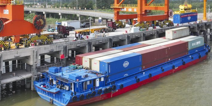 b6811f426f8419516591ca742e399e456753bd808baab 什么是内贸海运